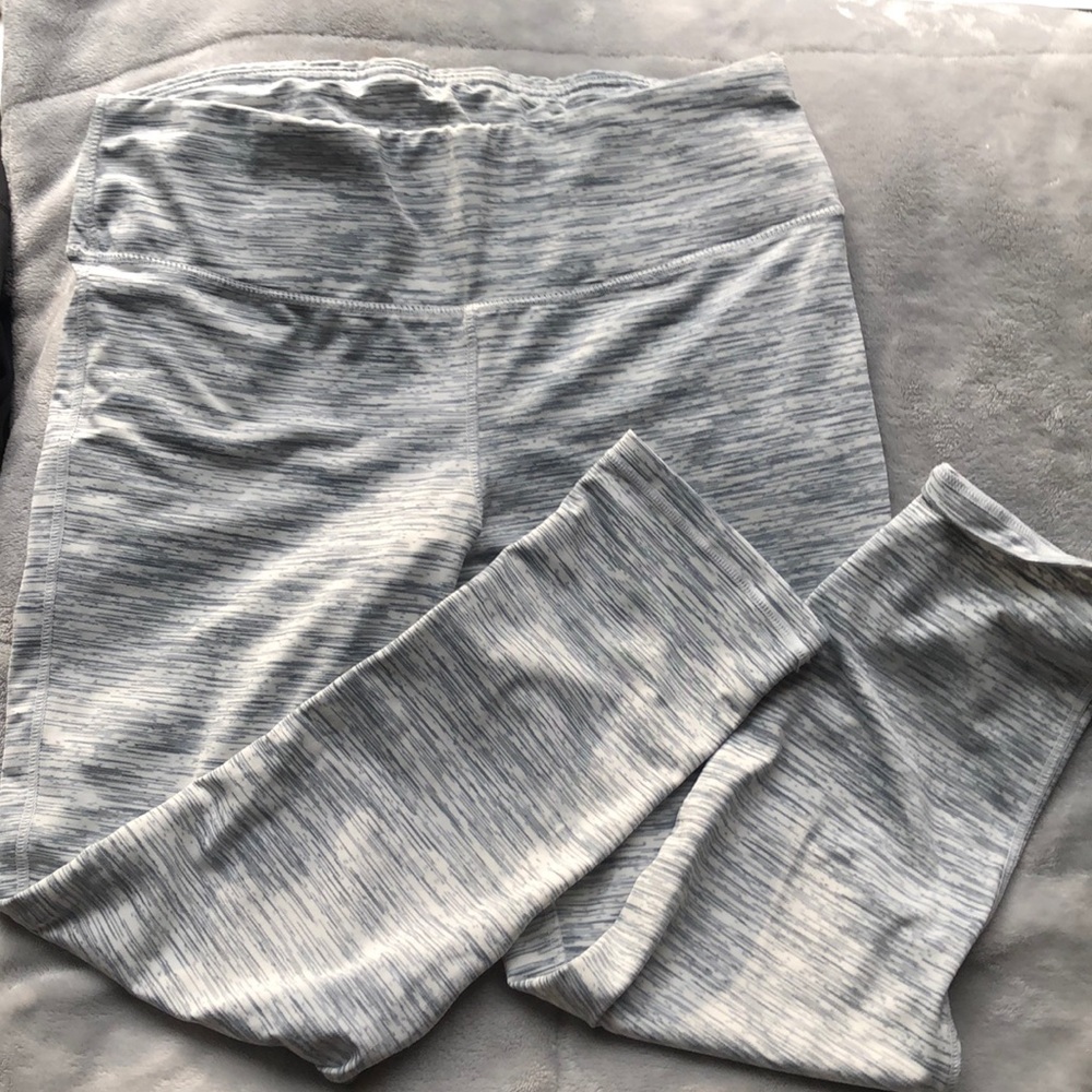 Grey/ white leggings